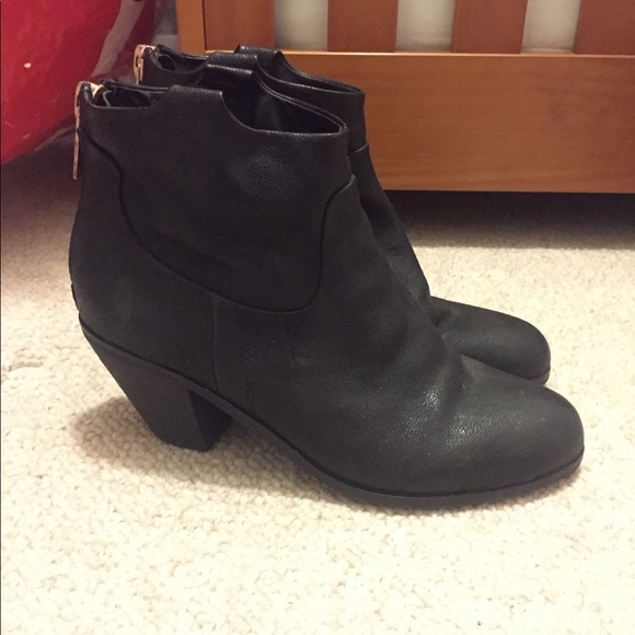 Sam Edelman black leather zip ankle booties - Picture 1 of 6